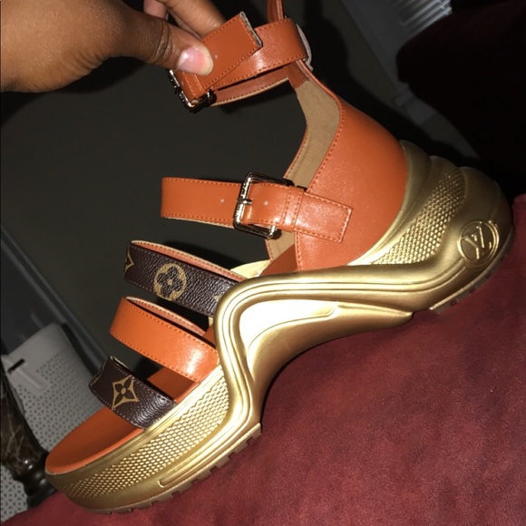 Louis Vuitton Archlight Flat Sandal - Picture 6 of 6